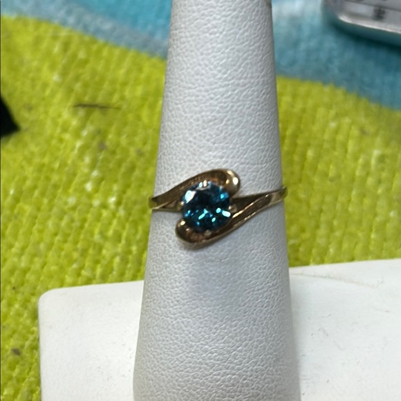 447385 10k blue topaz ring